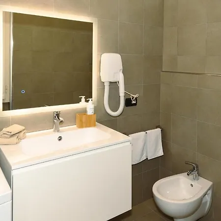 La Piccola Apartmanhotel 4*