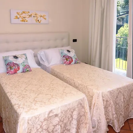 La Piccola 4*